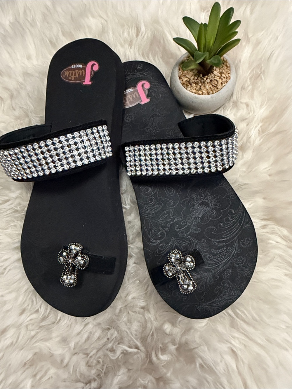 Justin Boots Wm 7 Black Rhinestone Cross Toe Ring Western Flip Flop Sandals